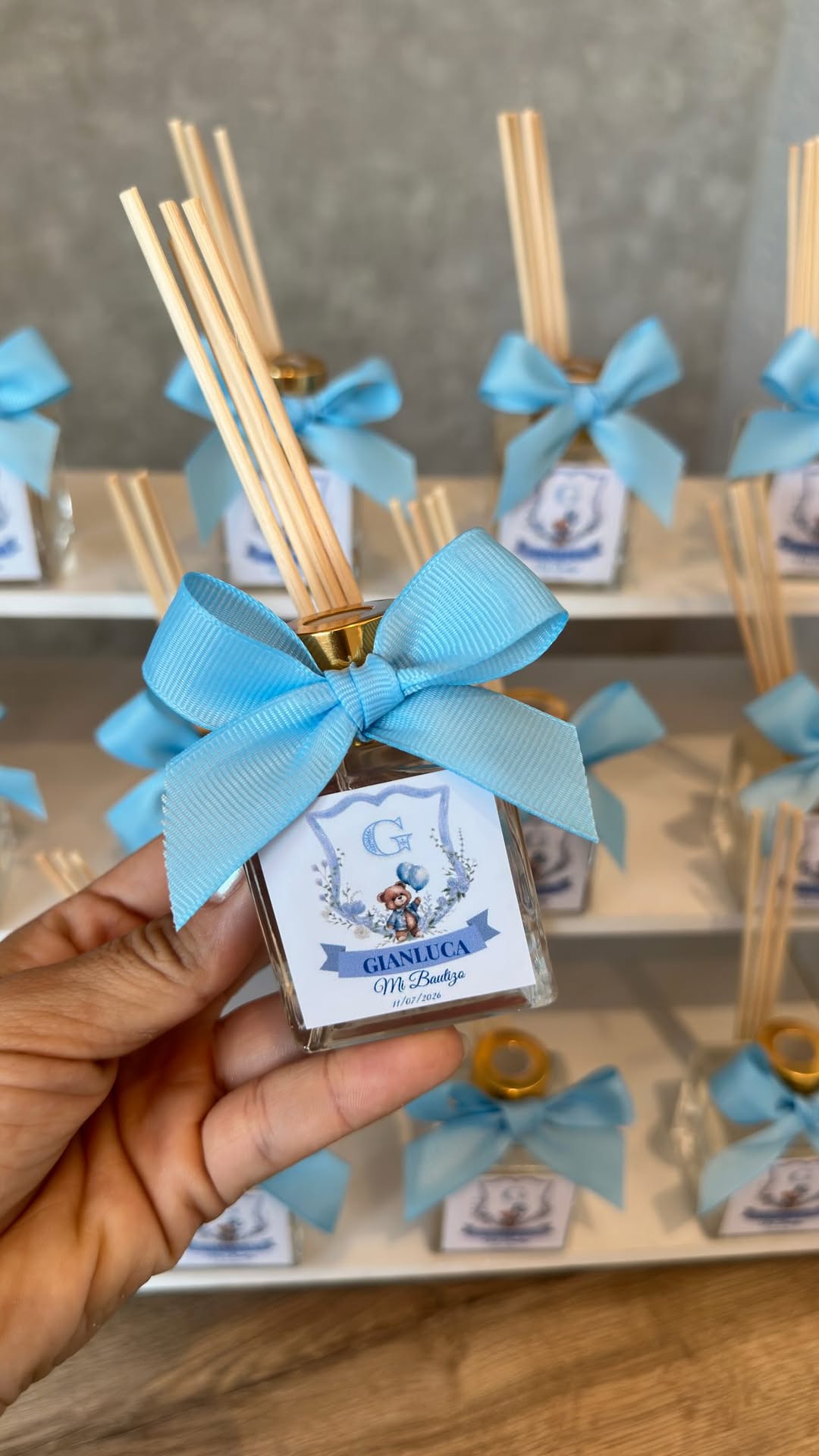 Difusores personalizados para Bautizo de Gianluca con lazos azules